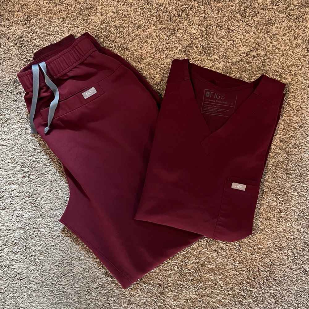 FIGS Scrubs Burgundy